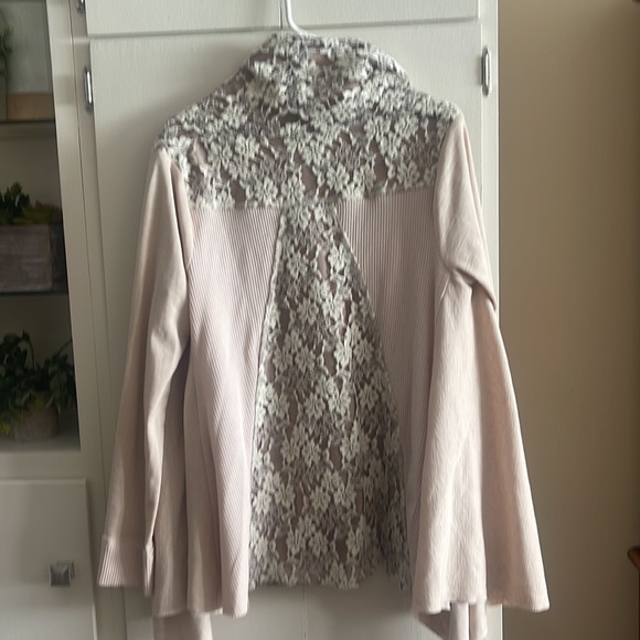 Beautiful cardigan with great details - Picture 5 of 7